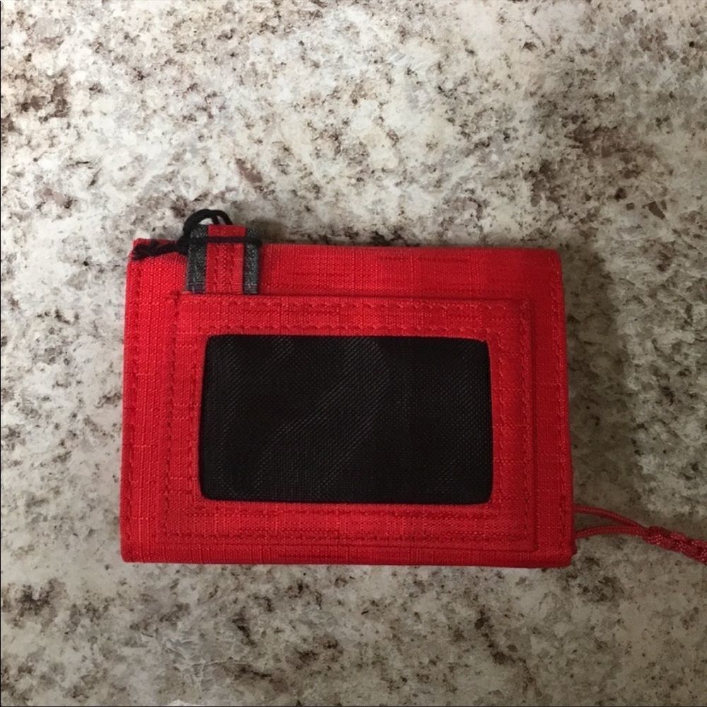 Goodfellow Men’s Hook & Loop Wallet. - Picture 2 of 5